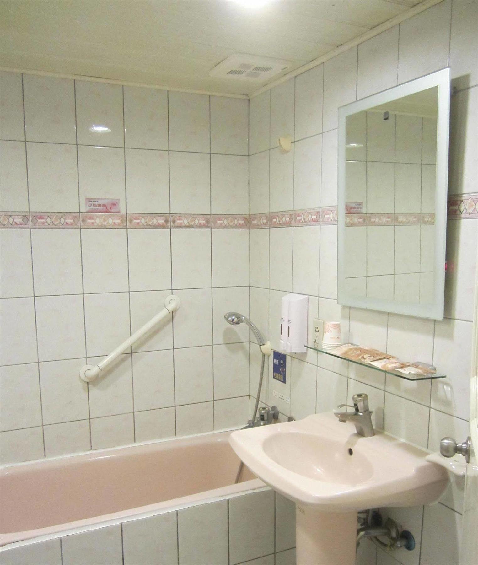 Sin Fu Business Hotel Taichung Eksteriør billede
